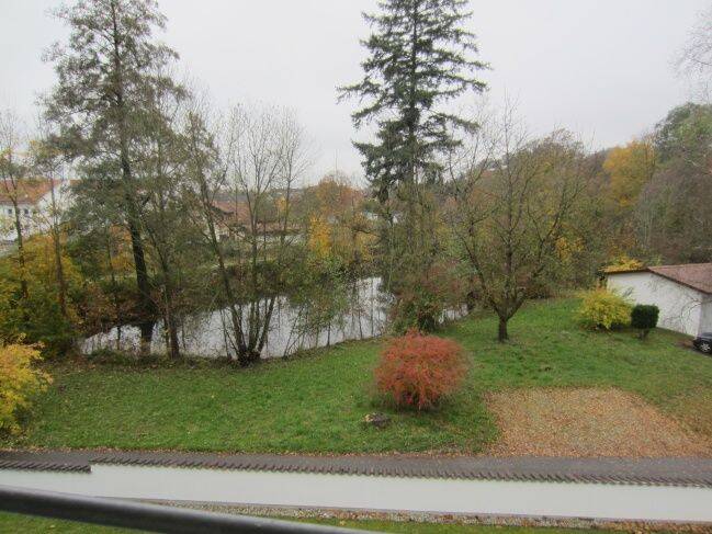 Große 4-Zimmerwohnung mit Balkon, 84032 Altdorf (Industriegebiet Wolfgang)
