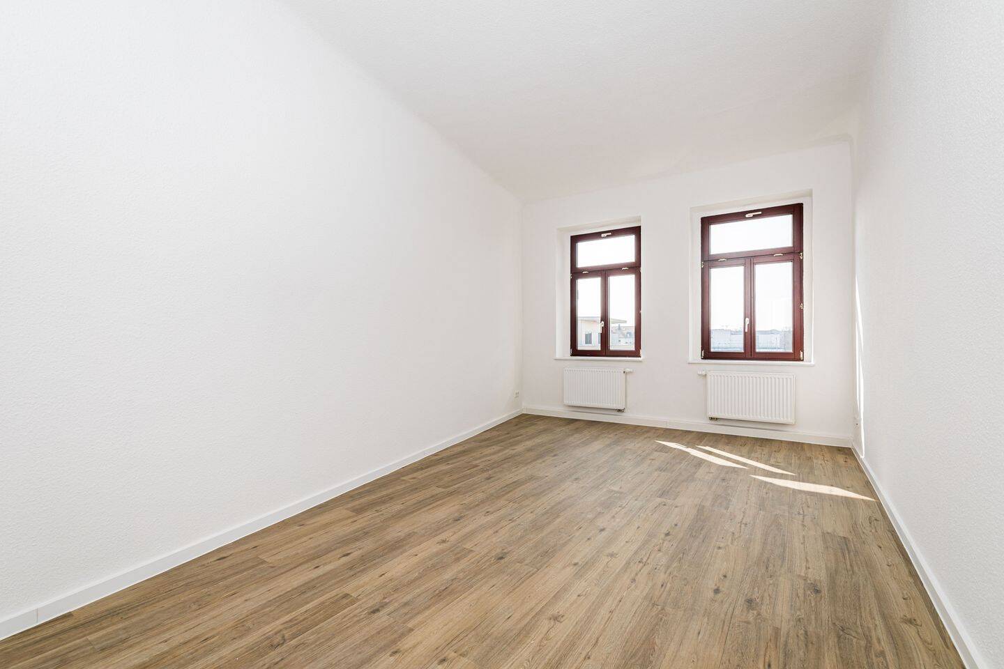 Charmante 3-Zimmer-Dachgeschosswohnung, 4317 Leipzig (Neustadt-Neuschönefeld Reudnitz-Thonberg Zentrum-Ost)
