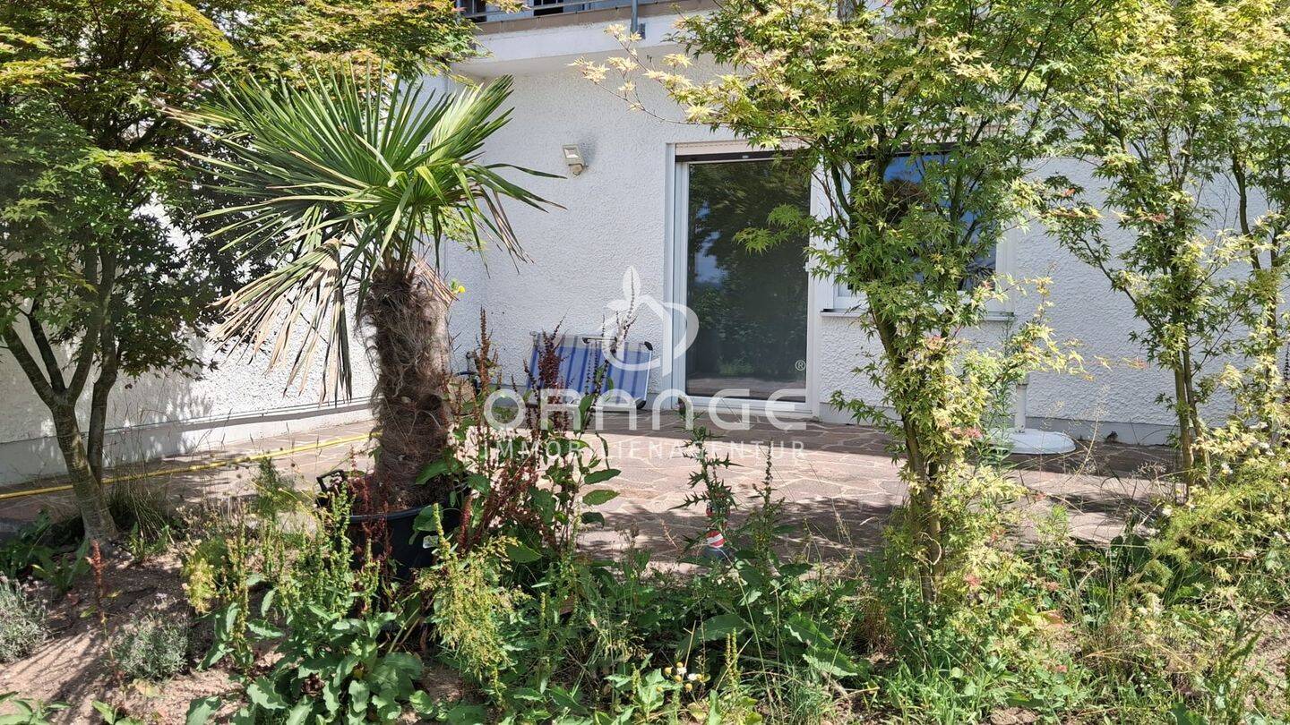 ***Einliegerwohnung mit Terrasse und Garten***, 93077 Bad Abbach