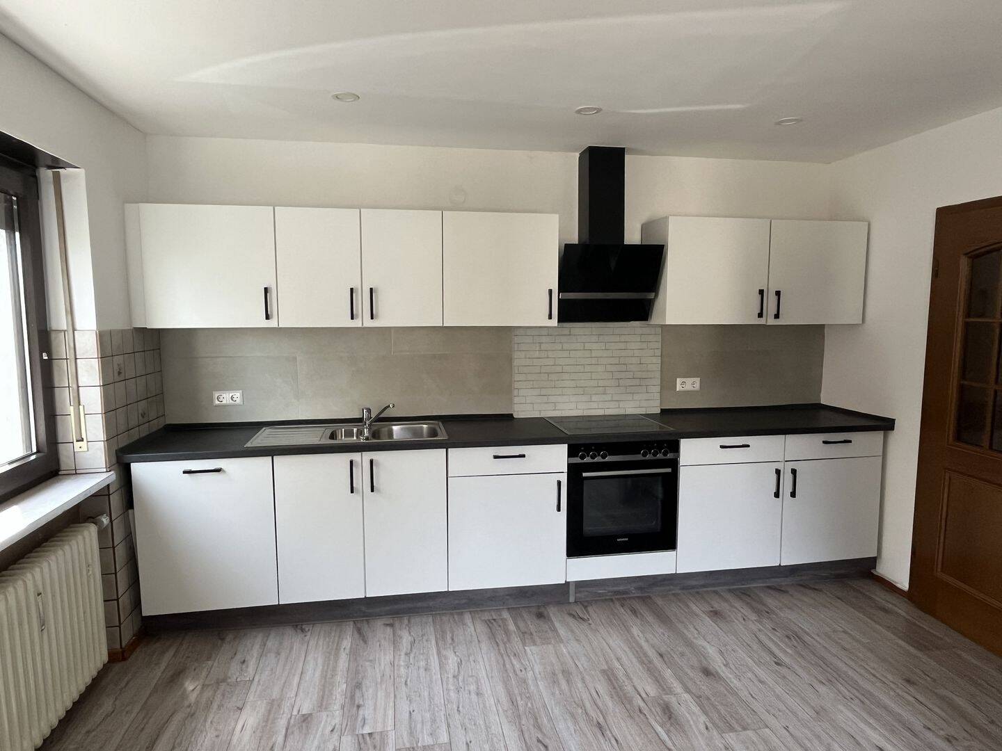 Attraktive Wohnung (Hochparterre) mit großem Balkon, 76770 Hatzenbühl