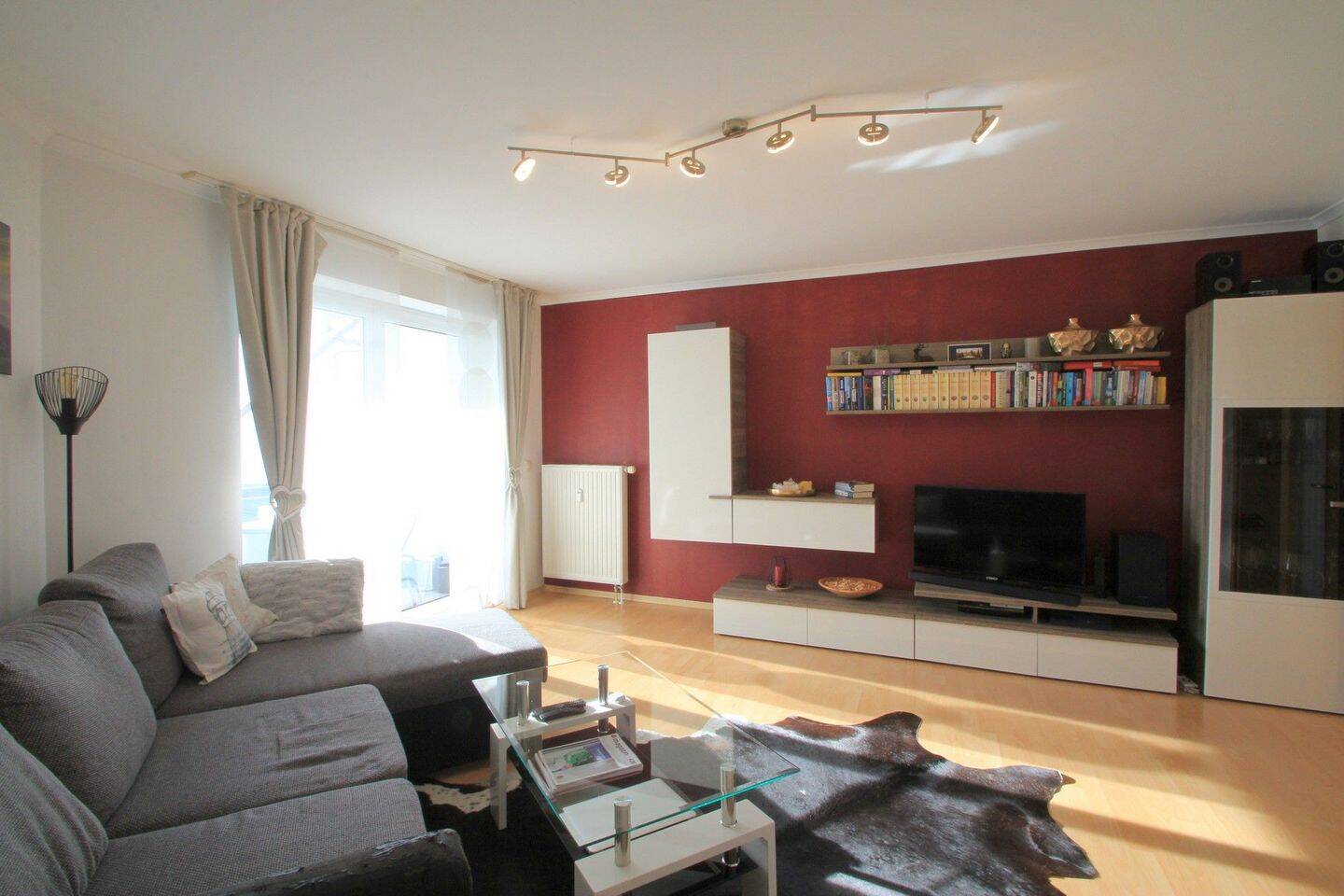 Gut vermietete 2-Zimmerwohnung in Ortsrandlage, 89335 Ichenhausen