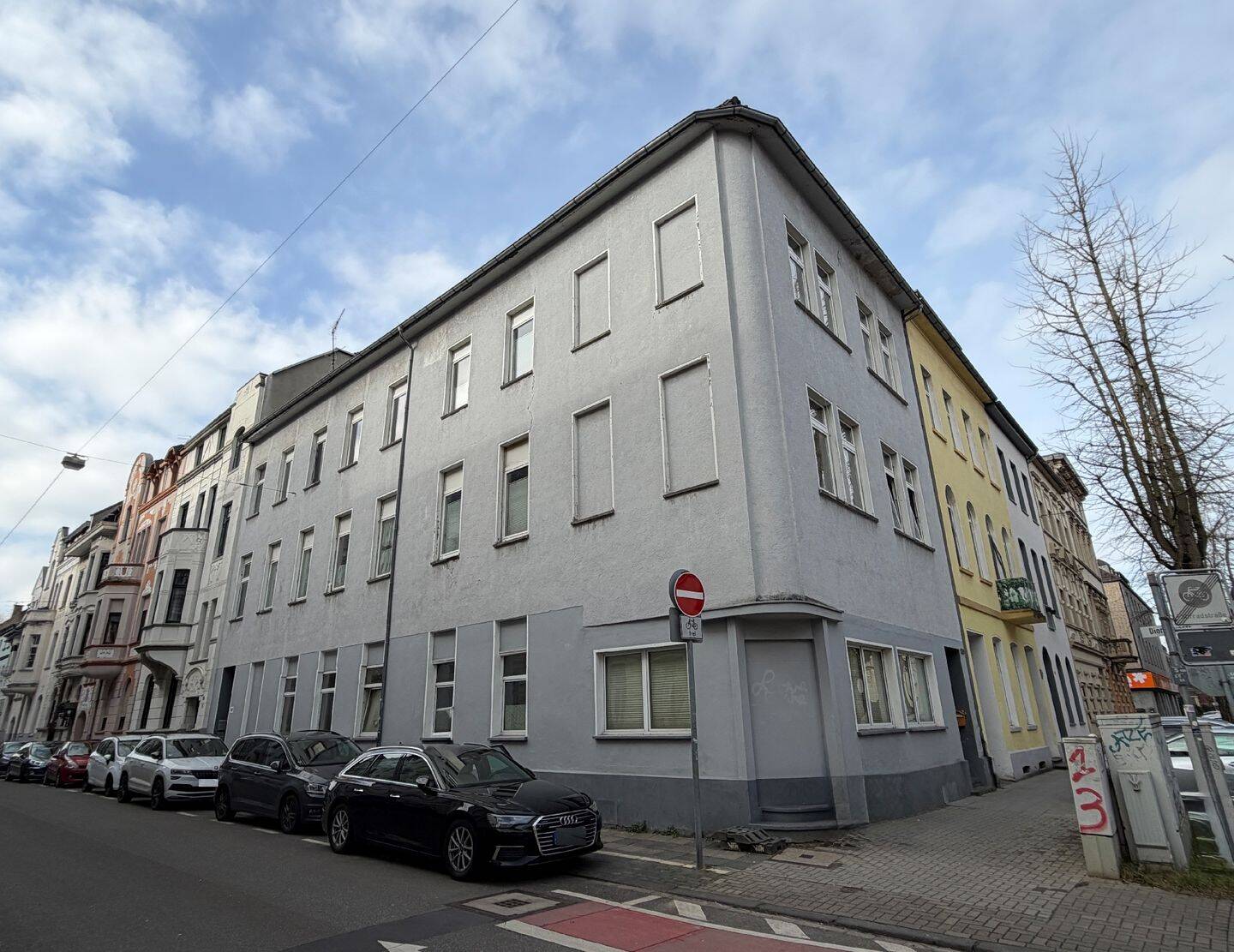 KR: 6-PARTEIENHAUS MIT MIETSTEIGERUNGSPOTENZIAL ZU KAUFEN, 47798 Krefeld (Cracau Dießem/Lehmheide Inrath/Kliedbruch Kempener Feld/Baakeshof Stadtmitte)
