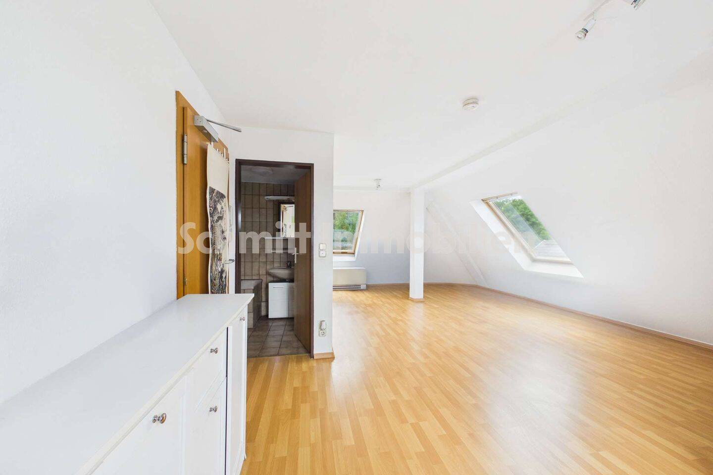 Studiowohnung mit Einbauküche in Frankfurt-Schwanheim, 60529 Frankfurt am Main (Schwanheim)