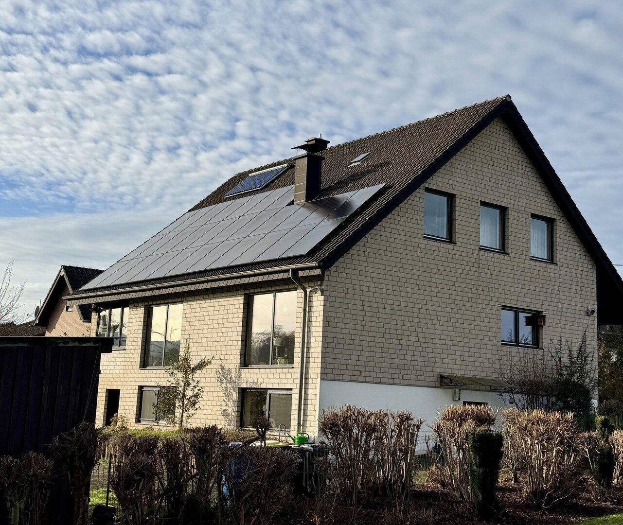Einfamilienhaus mit Einliegerwohnung in ruhiger Wohnlage, 53894 Mechernich