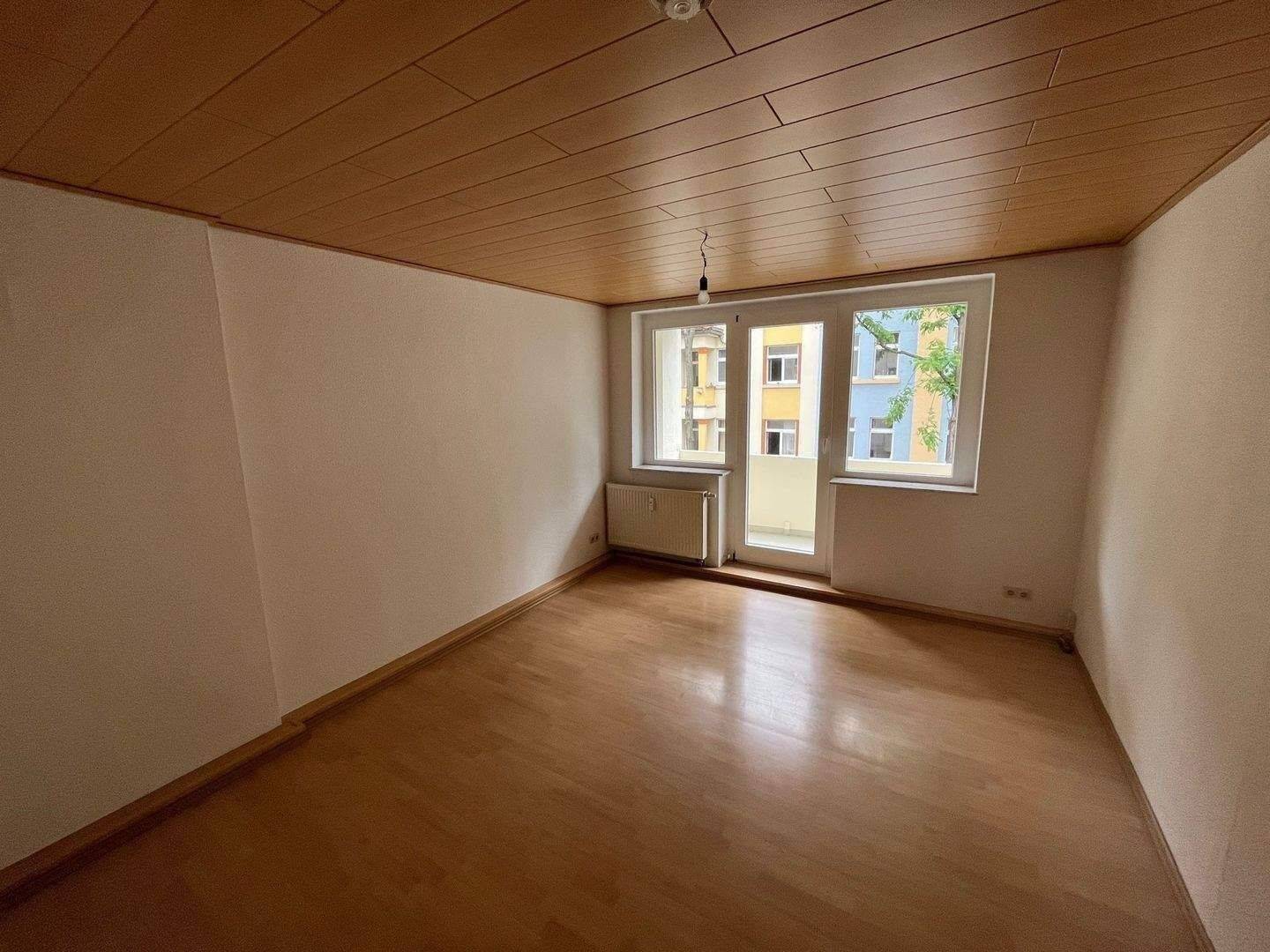 2 Raum Wohnung mit Balkon / Wanne in der Reißhausstraße / FH-Nähe / Erfurter-Krämpfervorstadt, 99085 Erfurt (Daberstedt Hohenwinden Ilversgehofen Johannesvorstadt Krämpfervorstadt)