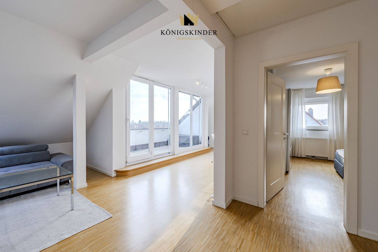 Charmante Dachgeschosswohnung mit hochwertiger Ausstattung in Stuttgart-Degerloch, 70597 Stuttgart (Degerloch Hoffeld Kaltental Möhringen Sonnenberg)