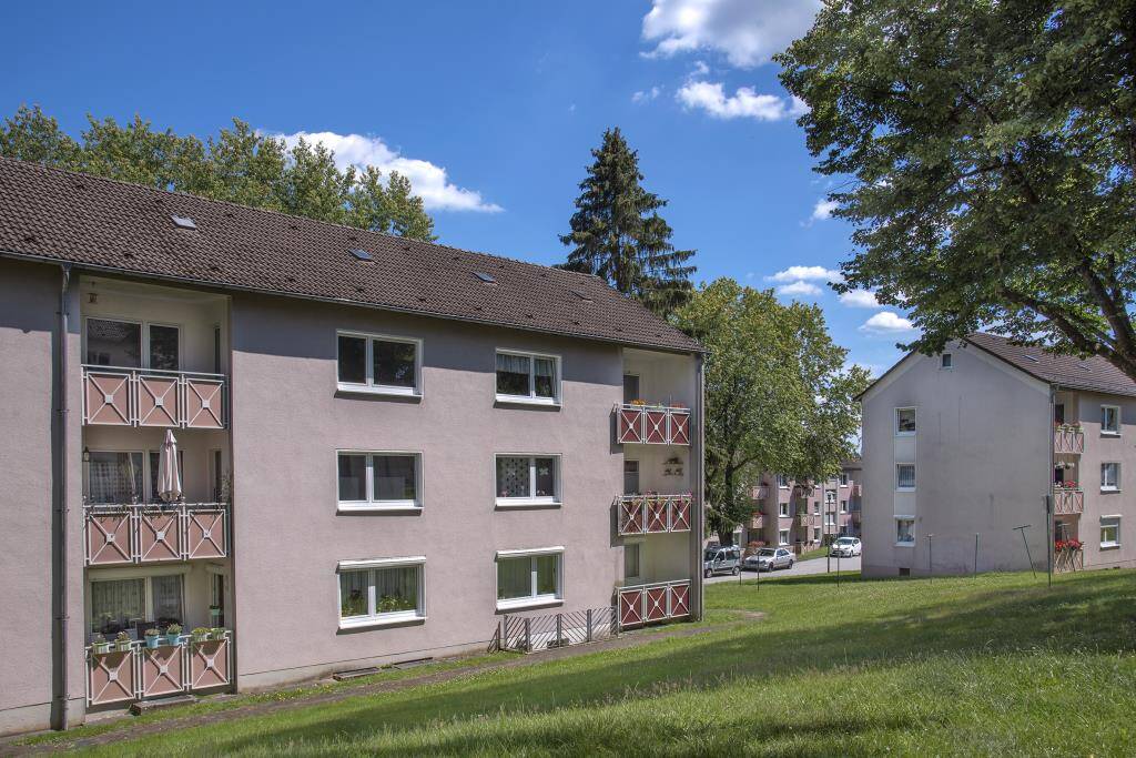 Schöne und bezugsfertige 3 Zimmer-Wohnung mit Balkon und neuem Badezimmer am Buckesfeld!, 58509 Lüdenscheid