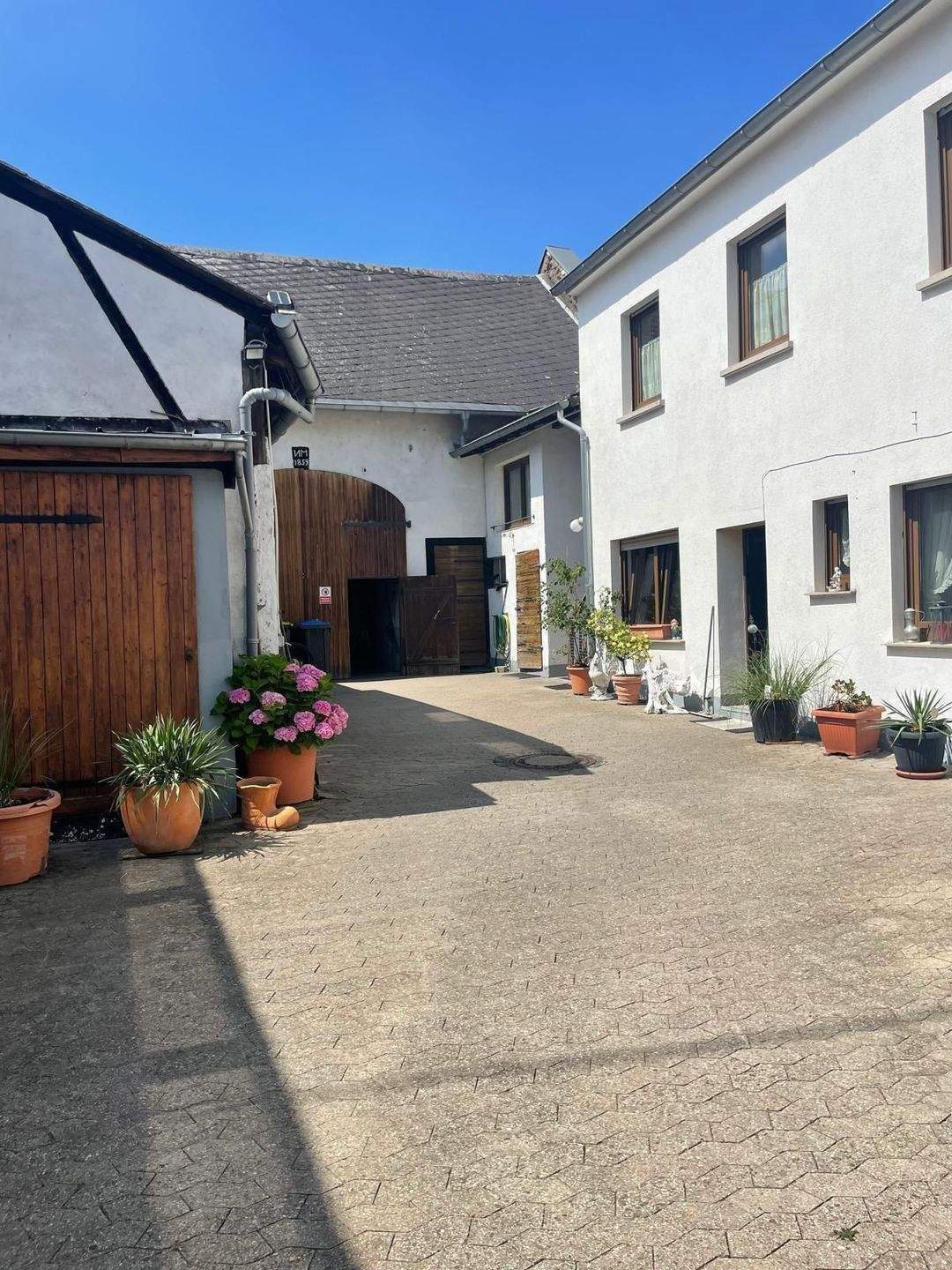 Für Bastler bzw. Kleingewerbe – ehem. Hofanlage mit Einfamilienhaus – Vielseitig nutzbar !, 56626 Andernach