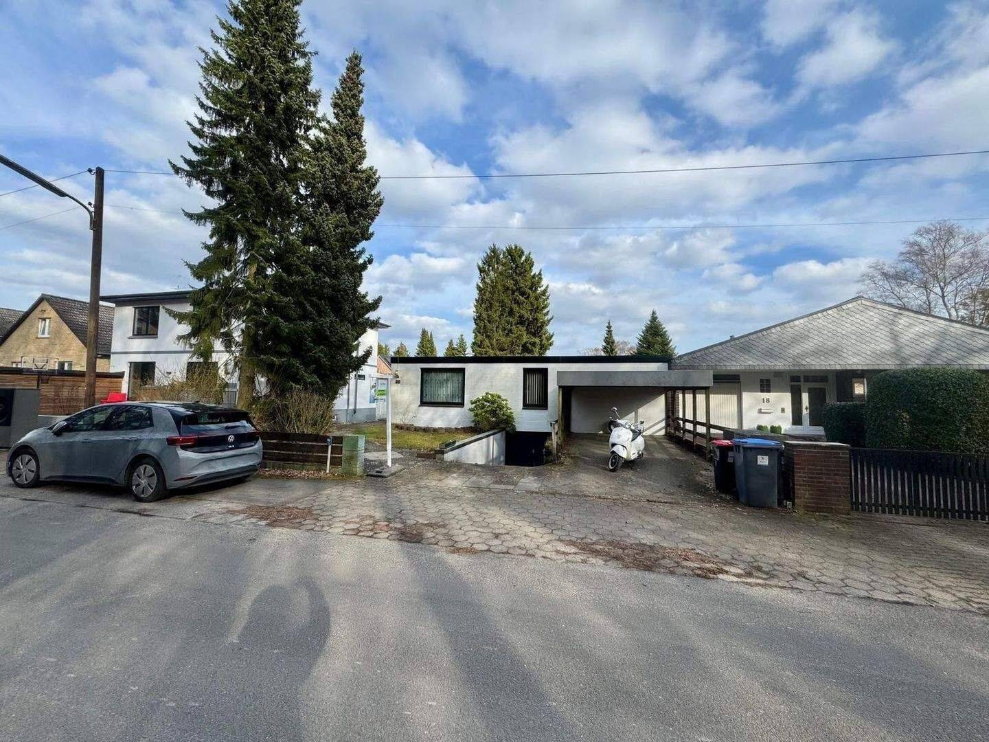 Endlich zu Hause – Bungalow auf großem Grundstück, 22175 Hamburg (Wandsbek Bramfeld)