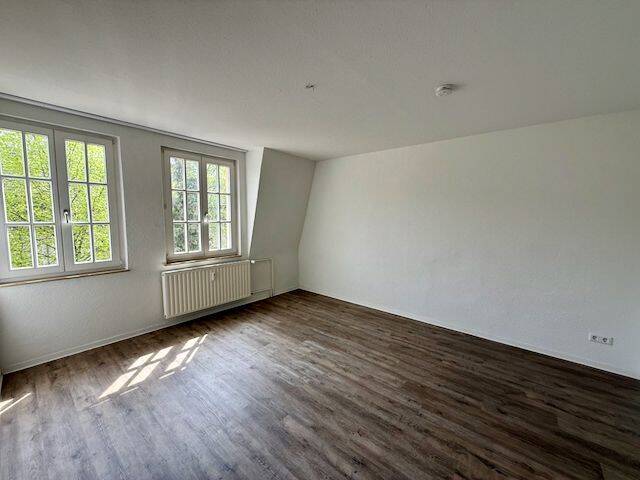 Gemültiche 3 Zimmer Dachgeschosswohnung in ruhiger Lage!, 47259 Duisburg (Huckingen Hüttenheim Mündelheim Ungelsheim Wanheim-Angerhausen)