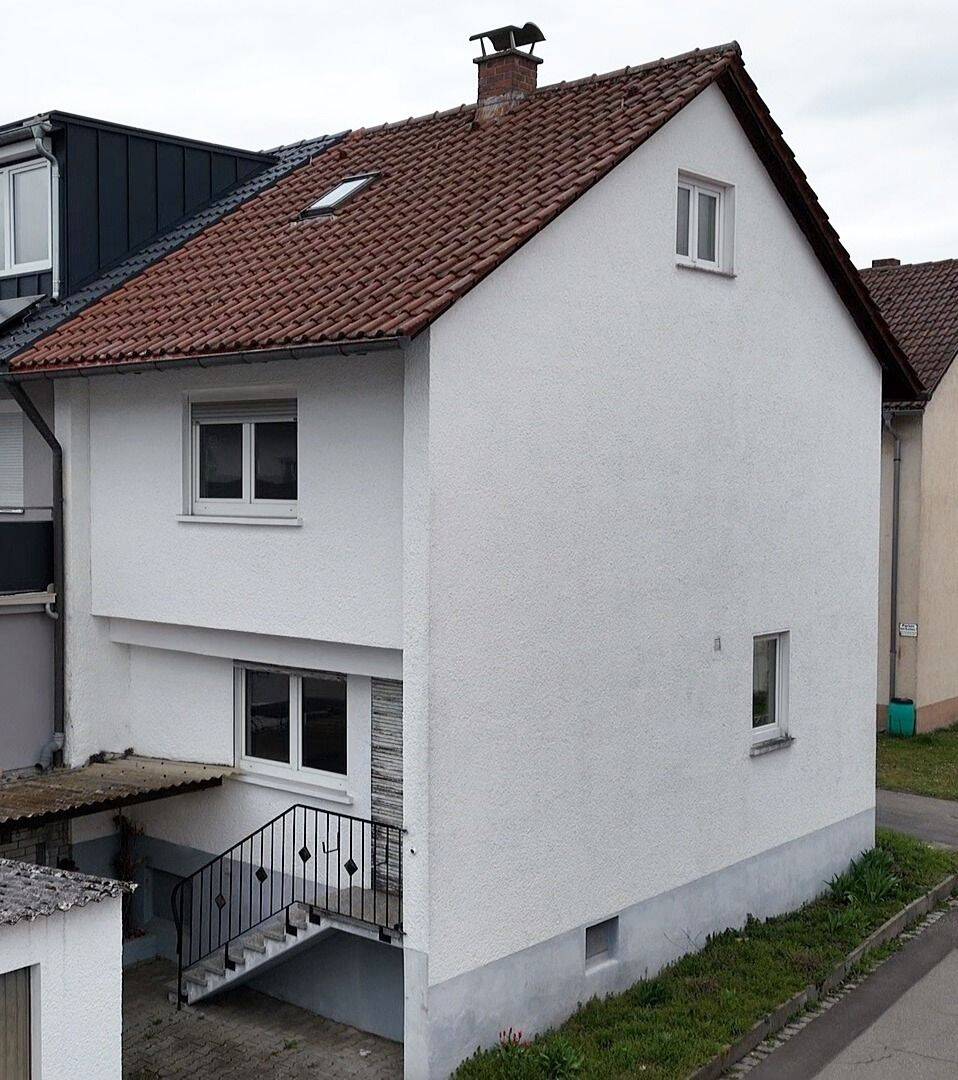 Charmantes Reiheneckhaus mit Hof & Garage – Ihr eigenes Zuhause in Weißenau, 88214 Ravensburg