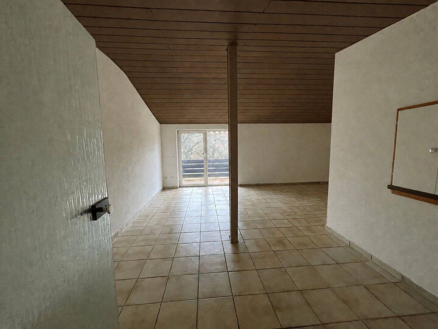 3-Zimmer-Wohnung mit Balkon, 67304 Eisenberg (Pfalz)