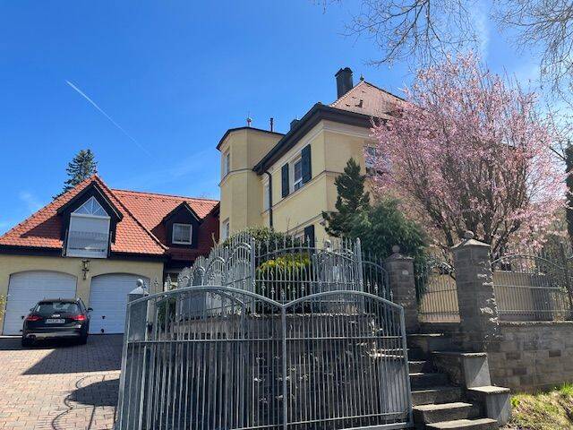 Innenstadtnah und doch im Grünen – wunderschöne 3 12 Zimmerwohnung im 1.OG ab 01.08.2026 zu vermieten, 91522 Ansbach