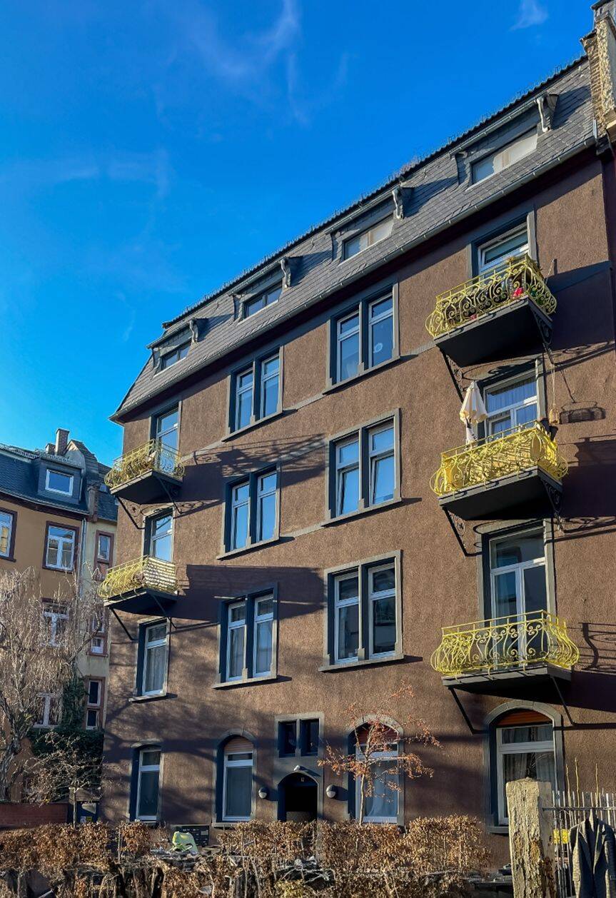 NORDEND AM GÜNTHERSBURGPARK: 2-Zimmer-Altbau mit Südbalkon und EBK SOFORT FREI!, 60389 Frankfurt am Main (Bergen-Enkheim Bornheim Nordend-Ost Nordend-West Seckbach)