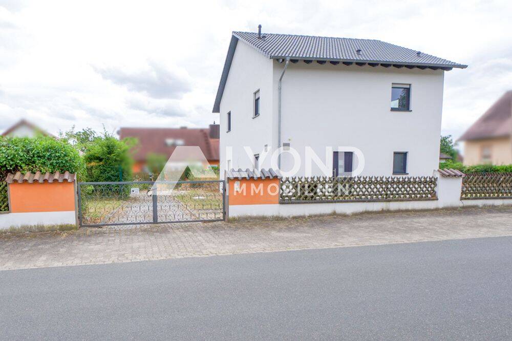 Neubauflair trifft Wohnkomfort, Einfamilienhaus mit Gartenidylle!, 91486 Uehlfeld
