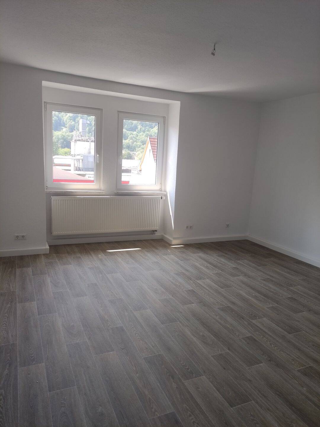 Frisch sanierte 3 Zimmer Wohnung in zentraler Lage, 98617 Meiningen