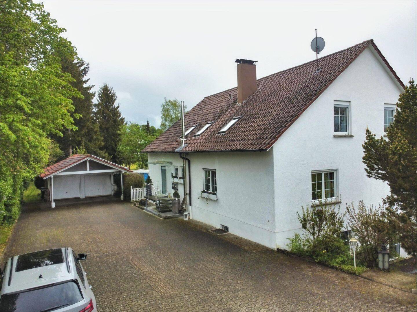 Parkähnliches Grundstück trifft großzügiges Wohnen – Ihr neues Zuhause in Schwenningen, 72477 Schwenningen