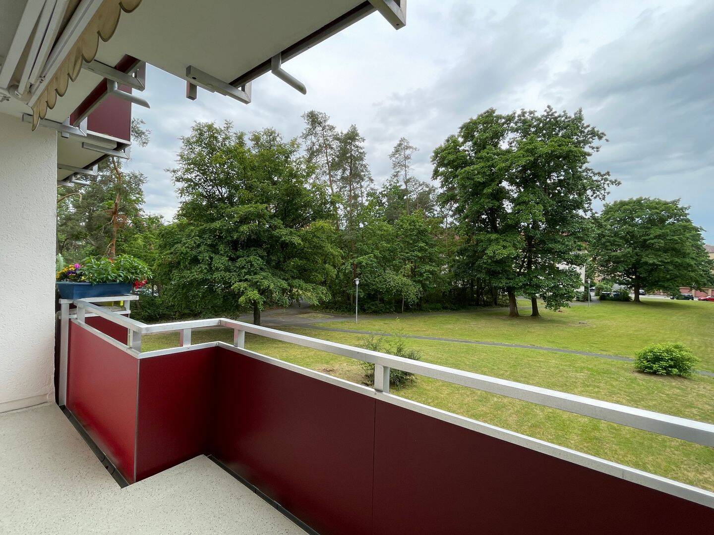 Wohnen in der Sebaldussiedlung – 2 Zimmer-Wohnung mit Balkon und Einbauküche!, 91058 Erlangen (Bruck Eltersdorf Erlangen-Süd Sebaldussiedlung Tennenlohe)