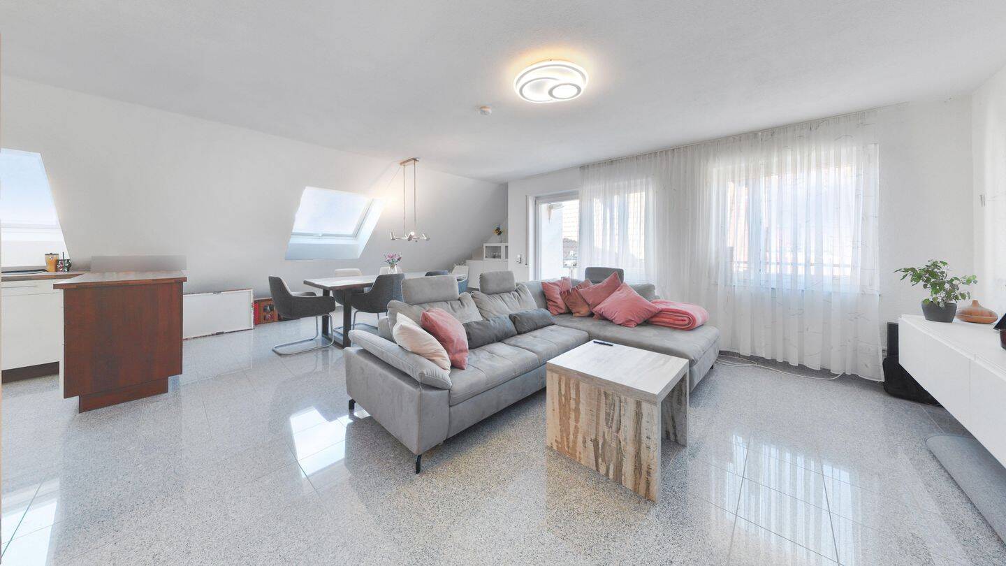 Exklusives Wohnerlebnis in Gemmrigheim: 4-Zimmer-Maisonette mit Galerie, Aufzug und Weinbergblick!, 74376 Gemmrigheim