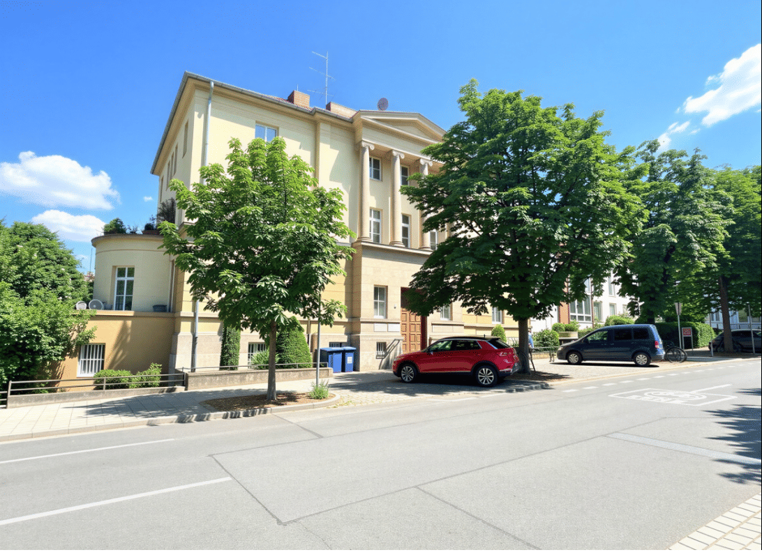 Stilvolle Altbauwohnung mit Balkon in denkmalgeschützter Villa, 38100 Braunschweig (Braunschweig Innenstadt)