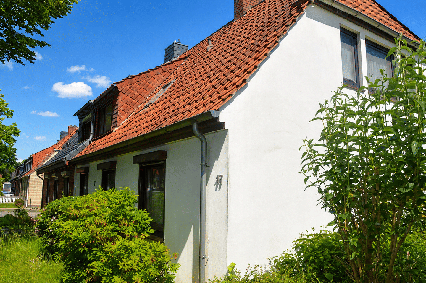 Vermietete Doppelhaushälfte mit Potenzial in ruhiger Lage von Bremen-ideal für Handwerker und Familien, 28307 Bremen (Arbergen Mahndorf Osterholz)