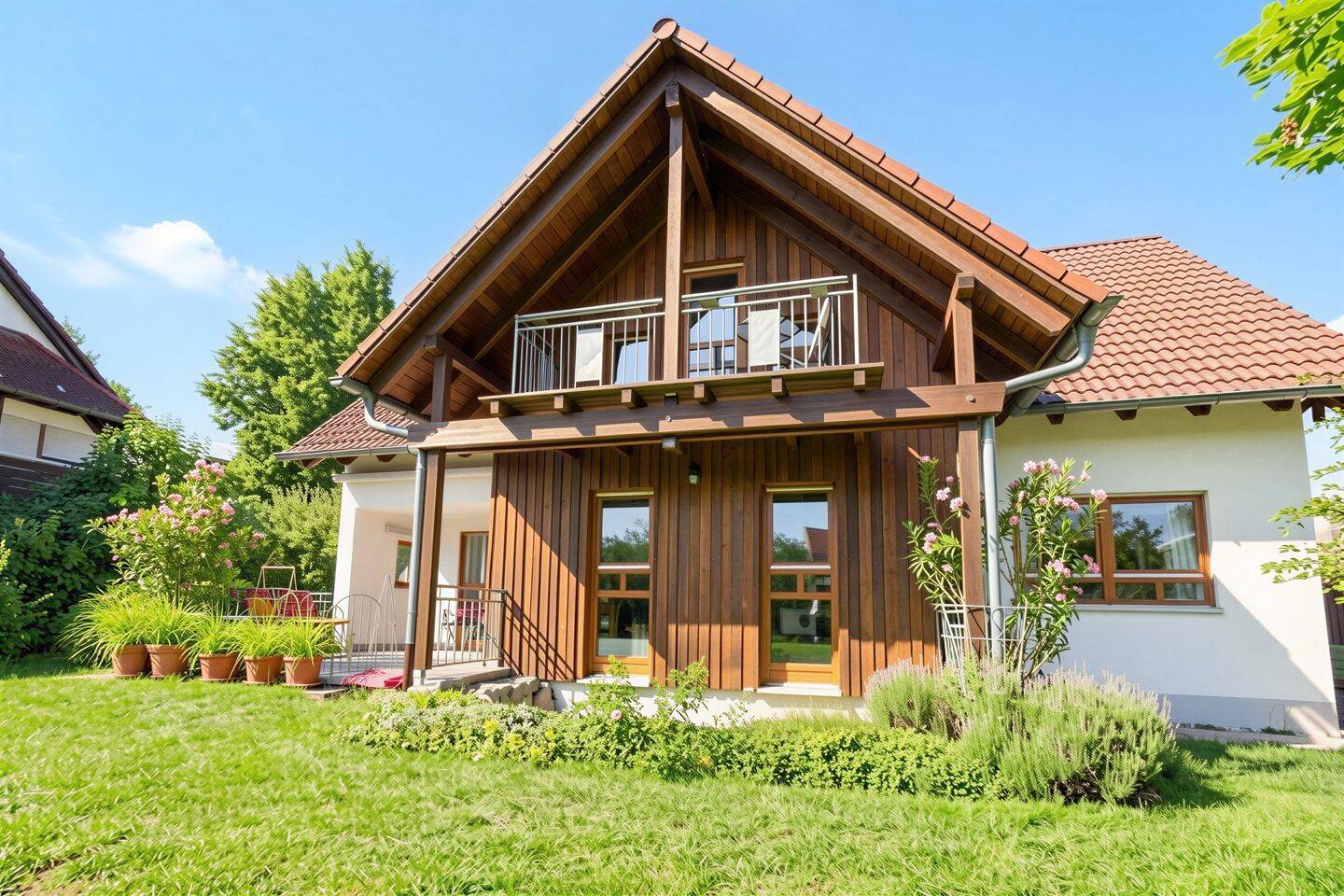 Familienglück mit Einliegerwohnung – Großzügiges Einfamilienhaus mit Traumgarten in Öpfingen, 89614 Öpfingen