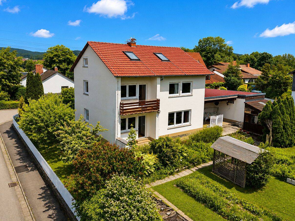 Großzügiges Wohnhaus mit Garten in schöner Lage von Altenkunstadt, 96264 Altenkunstadt