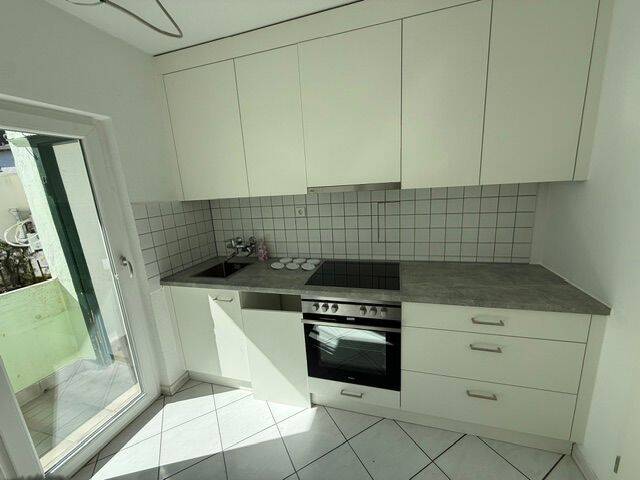 renovierte 2,5-Zimmer-Wohnung in Stuttgart-Untertürkheim, 70327 Stuttgart