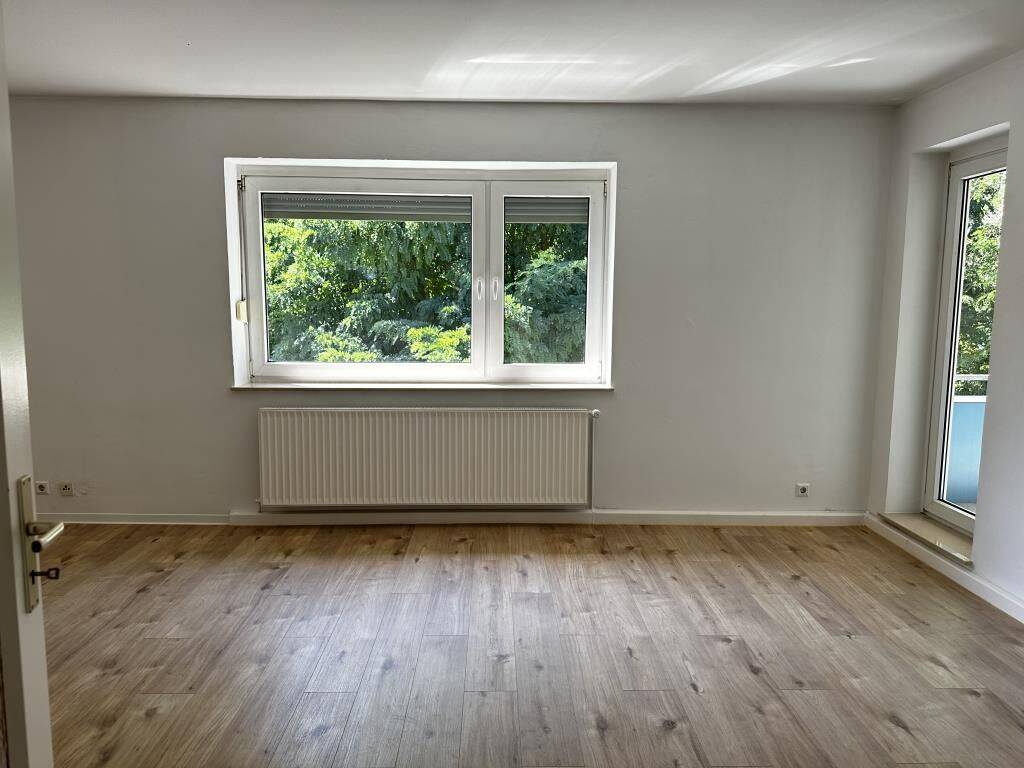 Zentrumsnahes Wohnen: 3-Zimmer-Wohnung mit Balkon und neuem Laminatboden frei!, 33334 Gütersloh