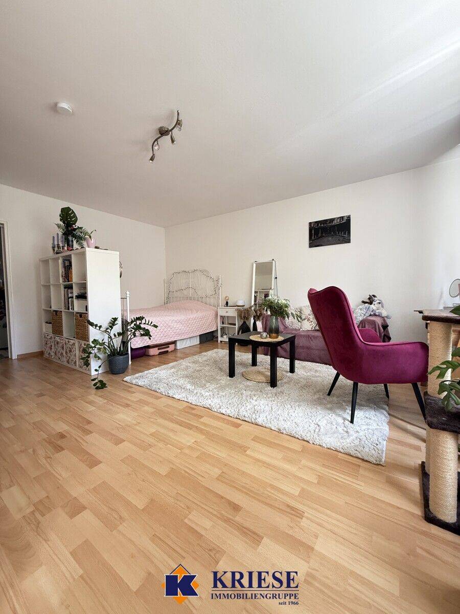 Charmantes 1-Zimmer-Apartment mit Balkon, Tiefgaragenstellplatz und Blick ins Grüne, 82256 Fürstenfeldbruck