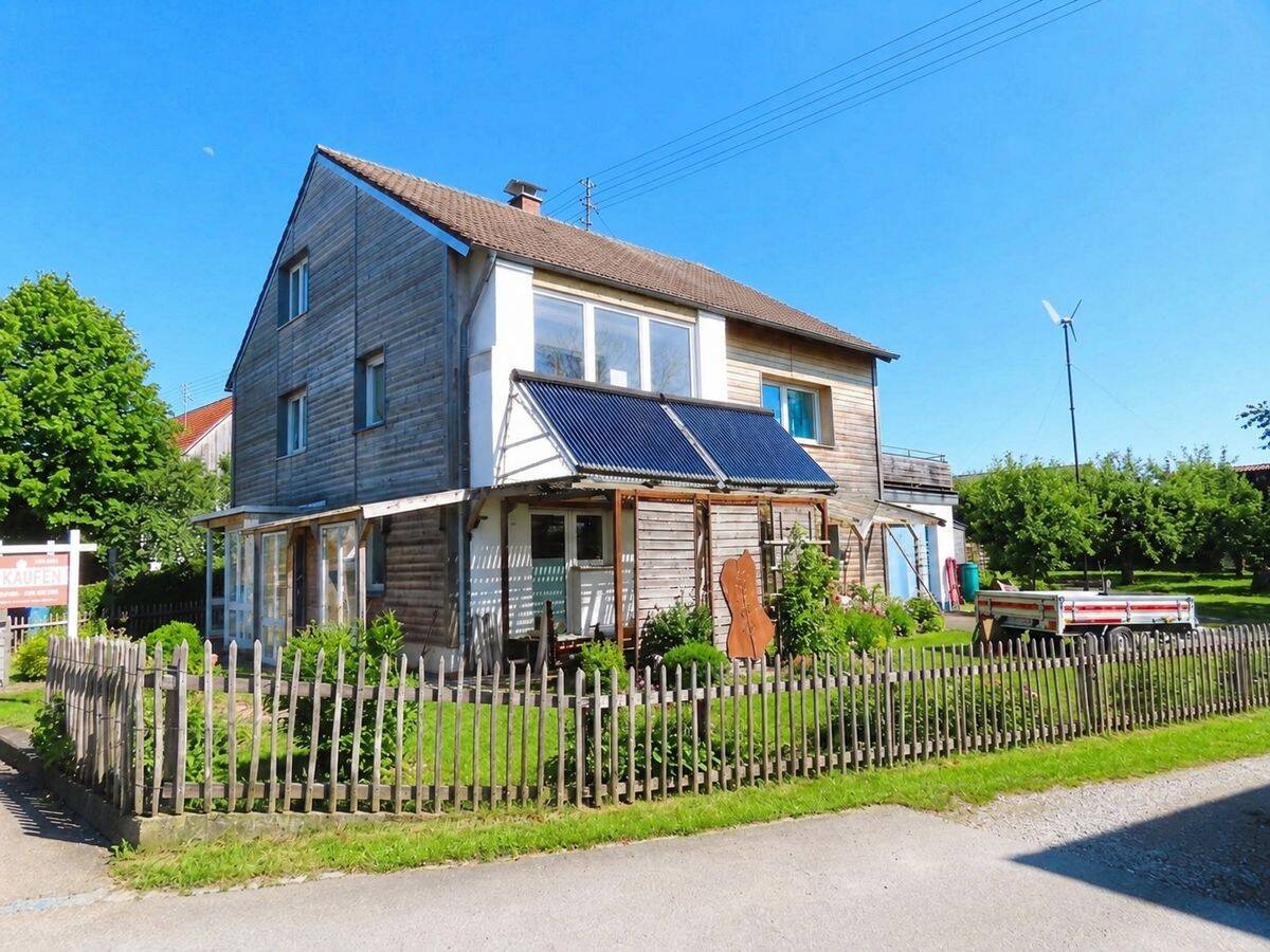 Einfamilienhaus mit Nutzungspotenzial, OG-Terrasse und umfangreichen energetischen Maßnahmen, 89352 Ellzee
