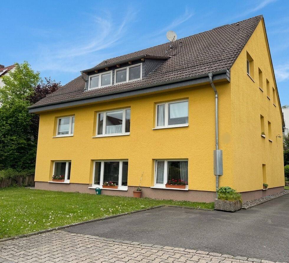 Freistehendes Mehrfamilienhaus in zweiter Reihe Bebauung in Kassel-Jungfernkopf, 34128 Kassel (Harleshausen Jungfernkopf Kirchditmold)