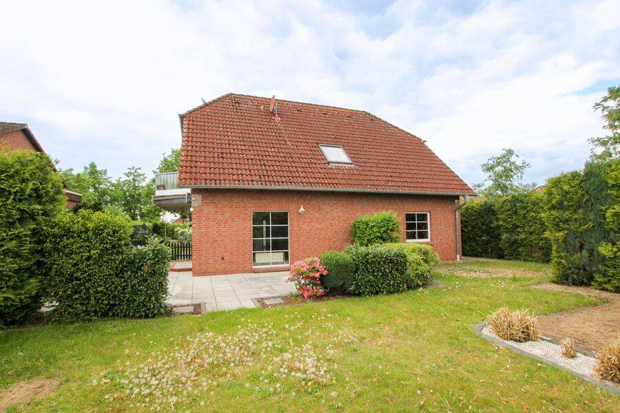 In idyllischer Feldrandlage! Gepflegtes Zweifamilienhaus mit schönem Garten in Hillerse., 38543 Hillerse