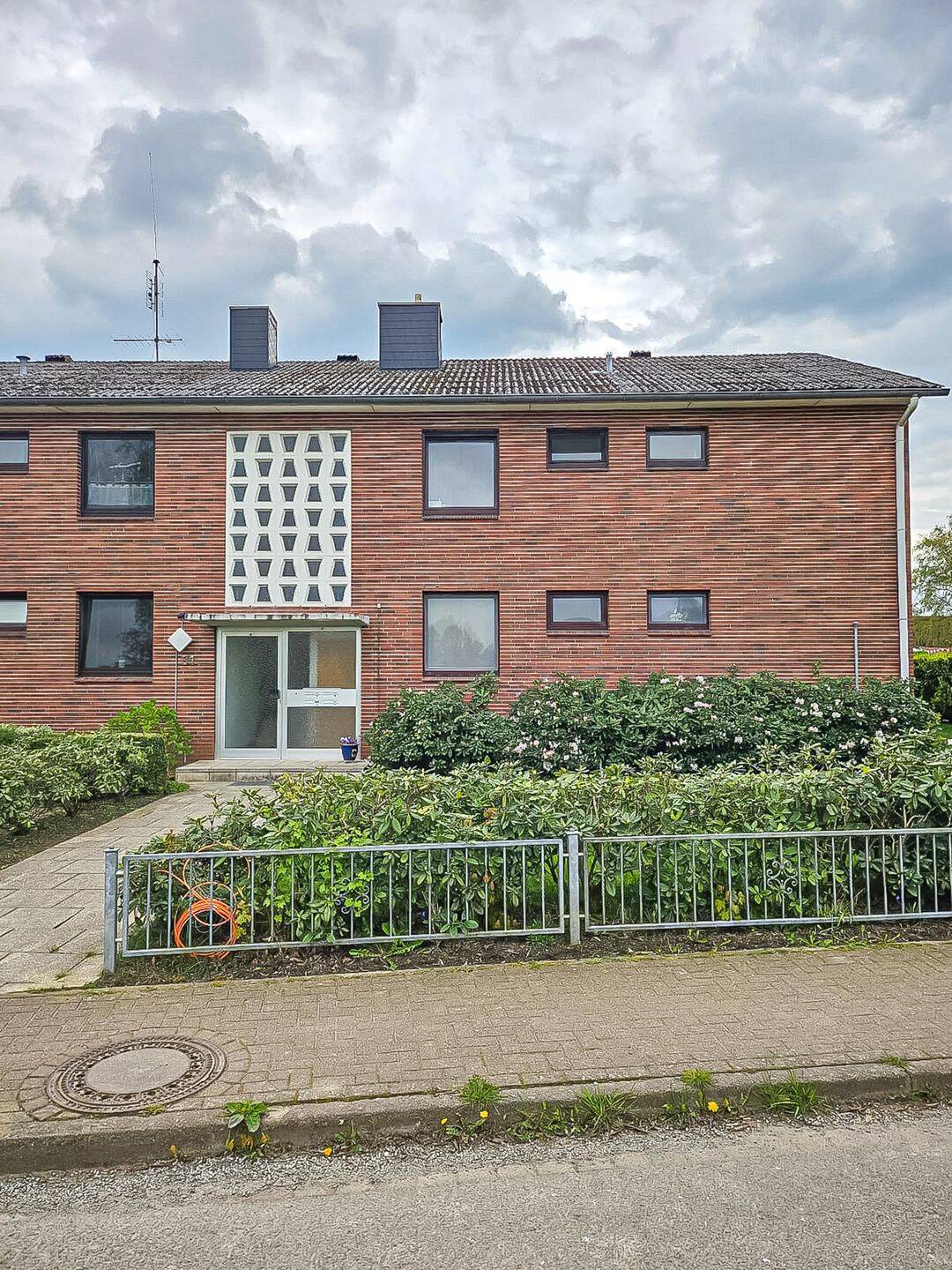 Gemütliche Wohnung im 4-Parteienhaus mit Balkon, 21706 Drochtersen