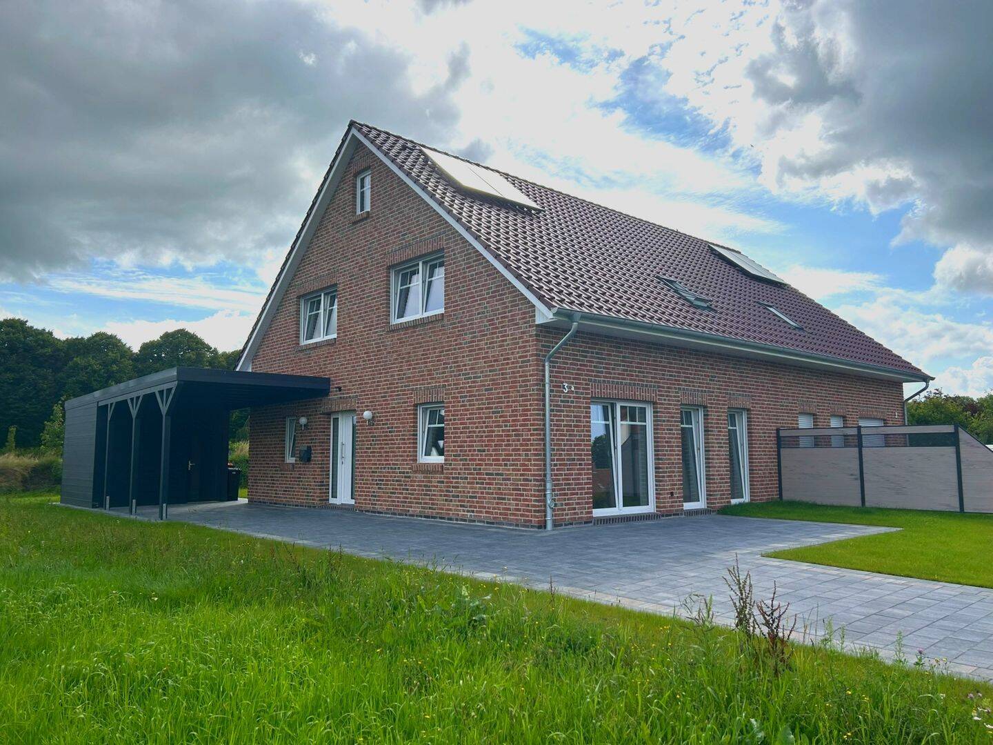 Modernes Wohnen mit viel Raum – attraktive Doppelhaushälfte in Reepsholt, 26446 Friedeburg