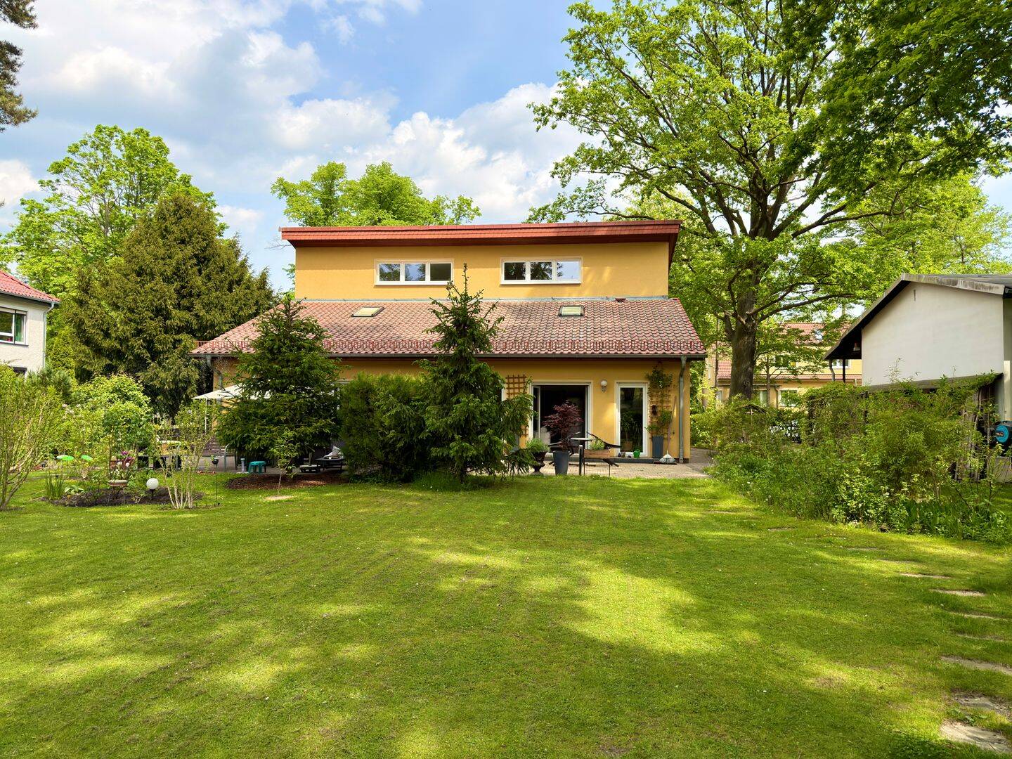 Befristet: Wohnen wie im Urlaub – moderne Doppelhaushälfte fußläufig zur Dahme, 12557 Berlin (Treptow-Köpenick)
