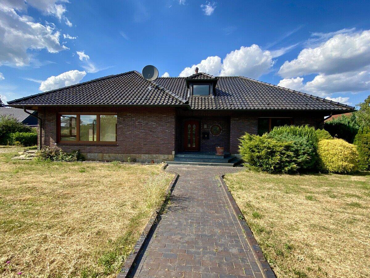 Geräumiger Bungalow mit großzügigem Grundstück in Neuenkirchen, 49586 Neuenkirchen