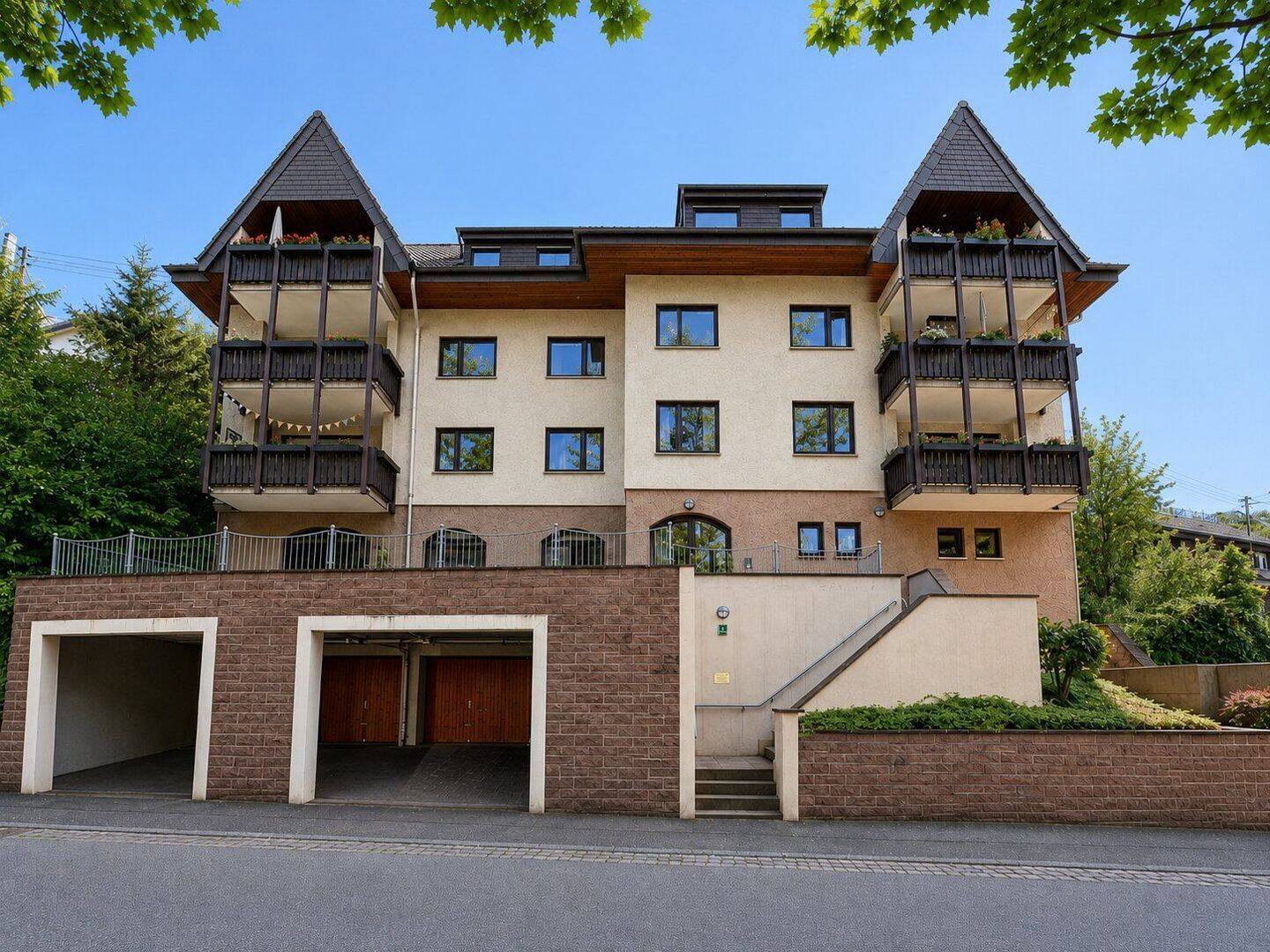 Wohnen in einer der begehrtesten Lagen Karlsruhes – mit Blick, Ruhe und außergewöhnlichem Potenzial, 76227 Karlsruhe (Durlach Hohenwettersbach Stupferich)