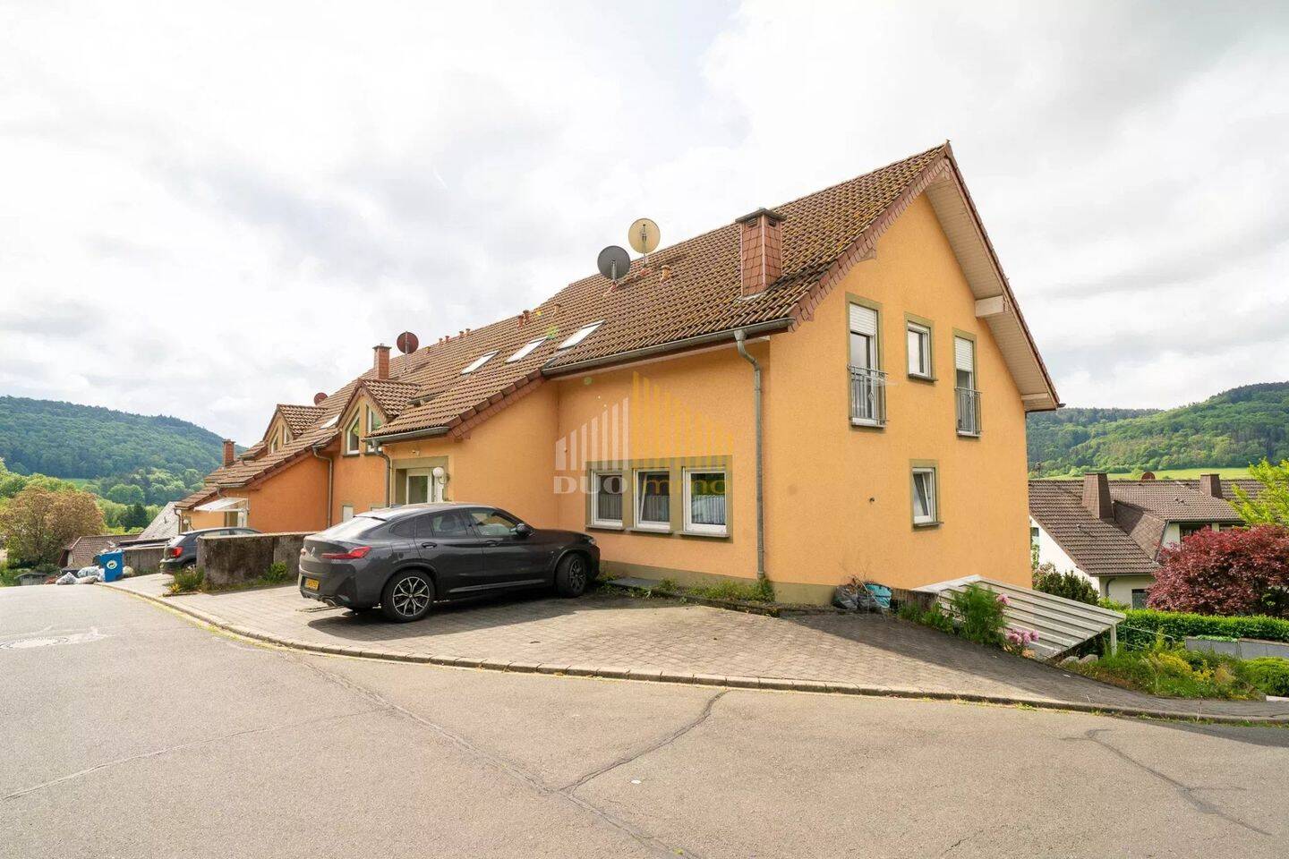 Helle Wohnung mit 2 Stellplätze + Garage inkl., 54669 Bollendorf