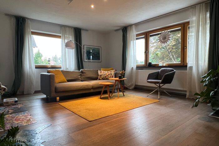 Attraktive 3-Zimmerwohnung  – in Zweifamilienhaus mit Wintergarten, Terrasse und Gartenanteil, 82377 Penzberg
