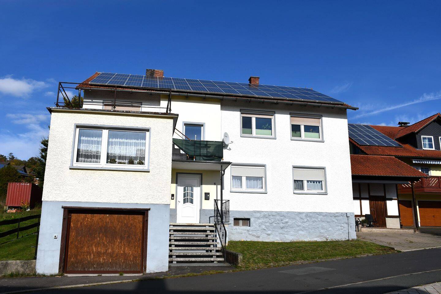 Ihre Mieter sind schon da! Solides 3-Familienhaus mit großem Grundstück und Photovoltaikanlage!, 35110 Frankenau