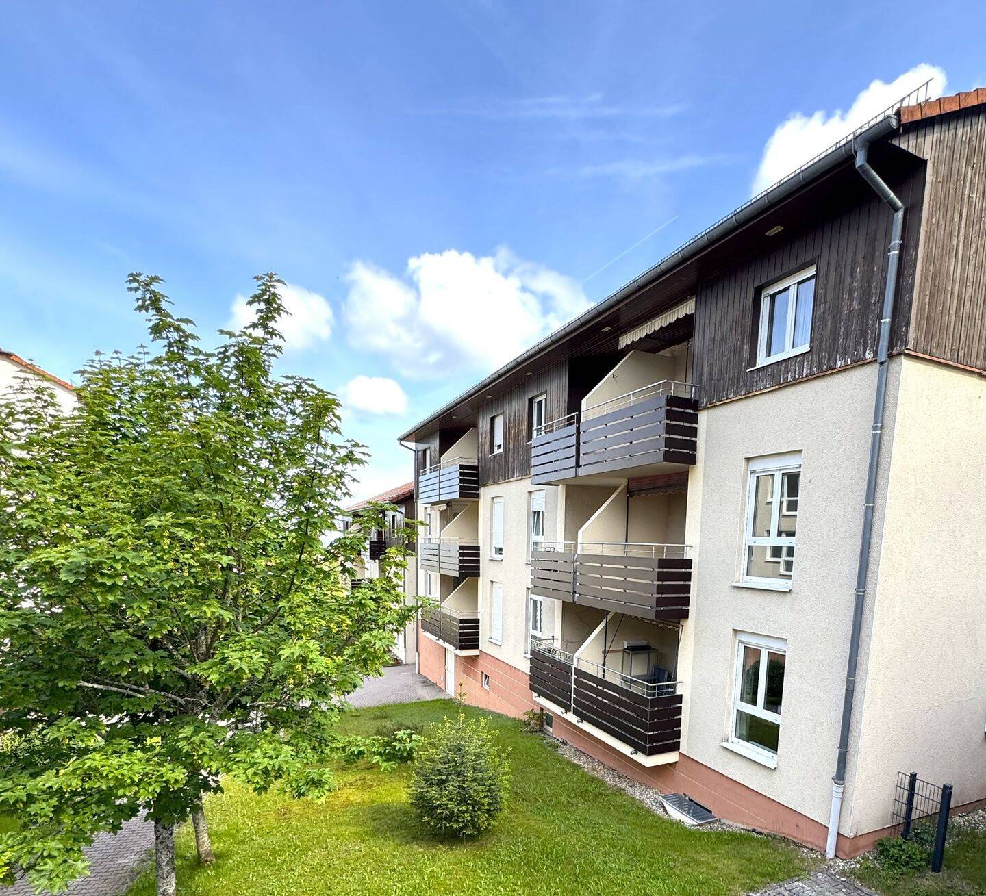 Wie Urlaub: 2-Zimmer Wohnung mit Balkon und Garage, 75335 Dobel