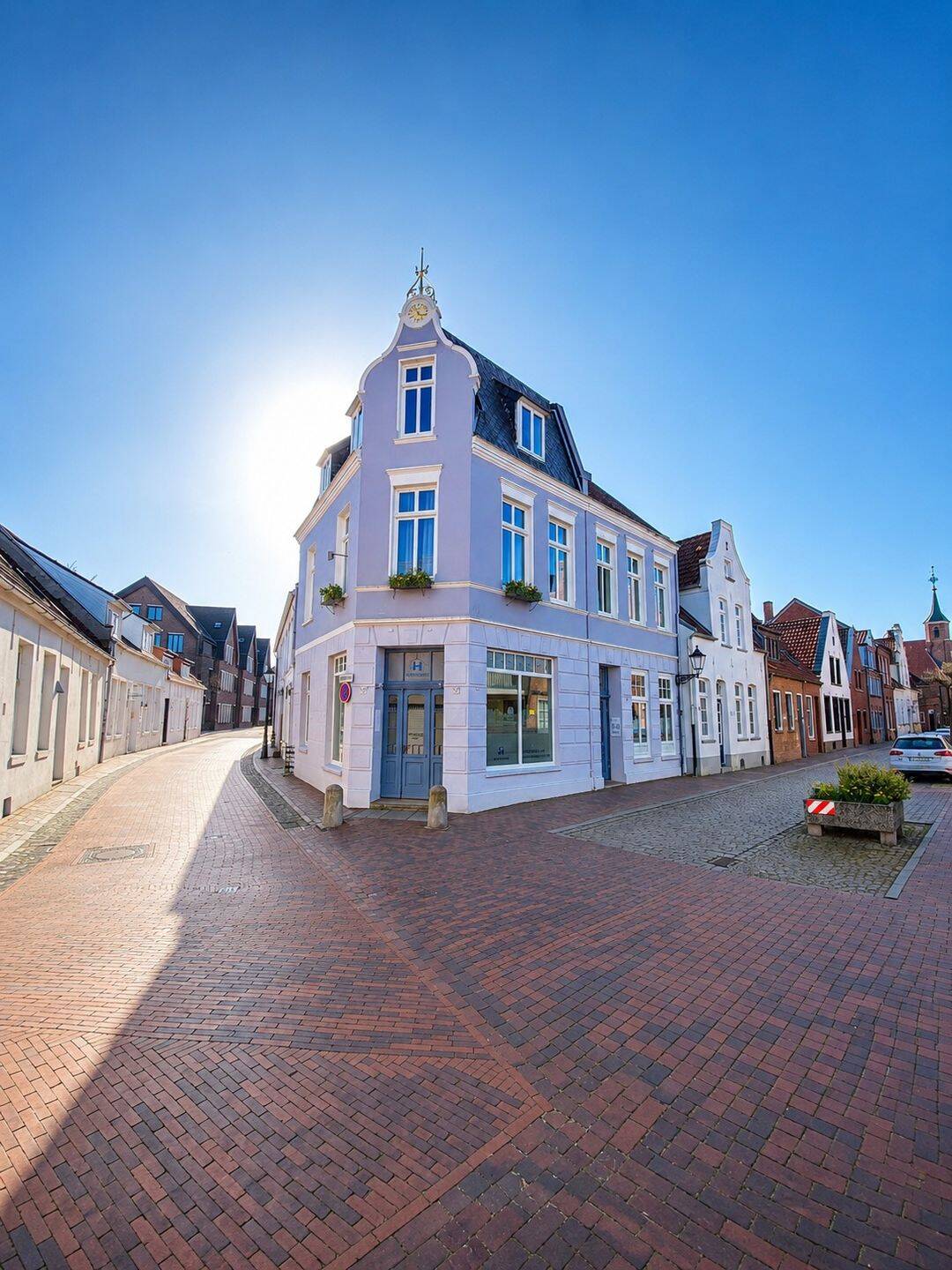 Wohnen über den Dächern der Leeraner Altstadt: Wo Frieslandkrimi-Flair und modernes Wohngefühl sich vereinen, 26789 Leer (Ostfriesland)