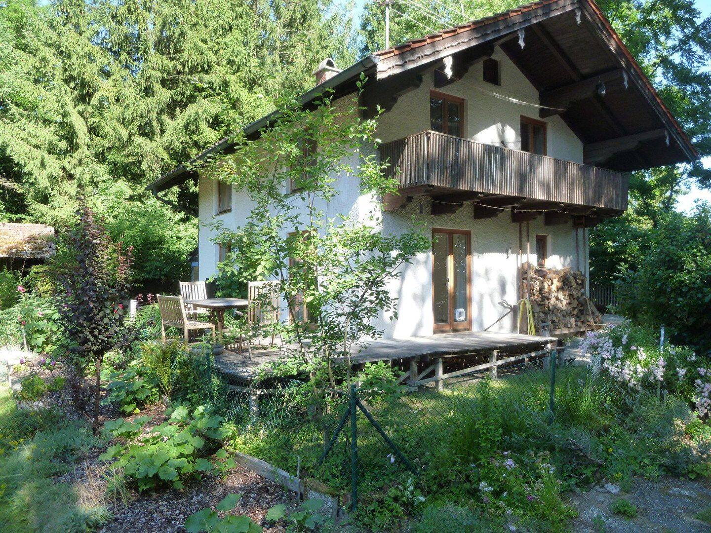 Für Naturliebhaber: renoviertes Haus Nähe Chiemsee, fast Alleinlage + Bergblick, 83236 Übersee