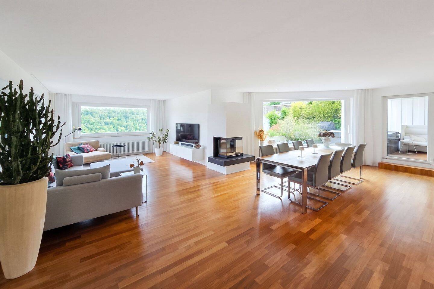 Exklusives Penthouse mit Hauscharakter, Wellnessbereich und Panoramablick, 71229 Leonberg