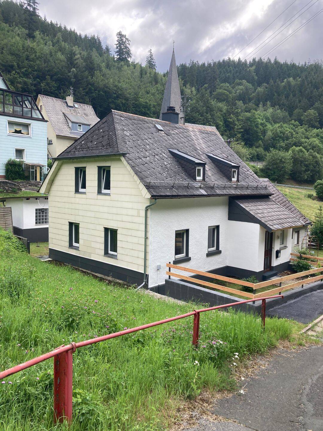 Voll ausgestattetes Einfamilienhaus im Frankenwald, provisionsfrei, 95131 Schwarzenbach a. Wald
