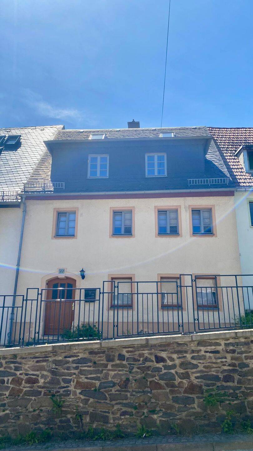 Teilsaniertes Reihenhaus in Oederan, 9569 Oederan