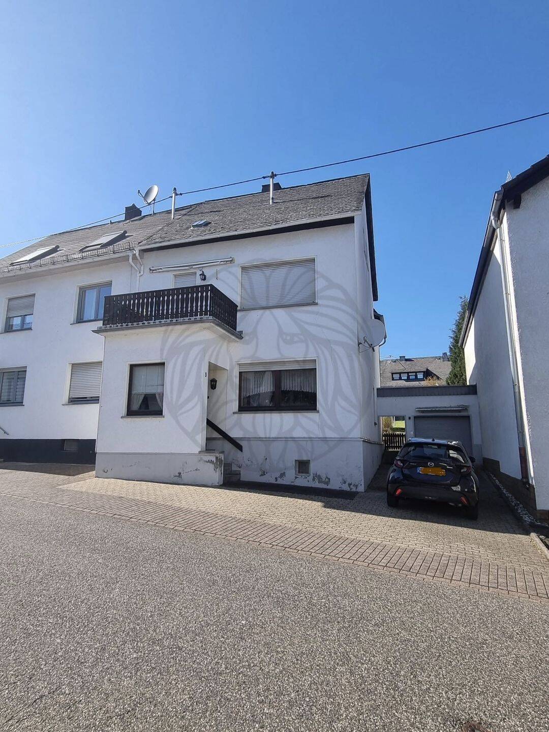 MT-Eschelbach: Einfamilienhaus (DHH) mit Garage und schönem Garten, 56410 Montabaur