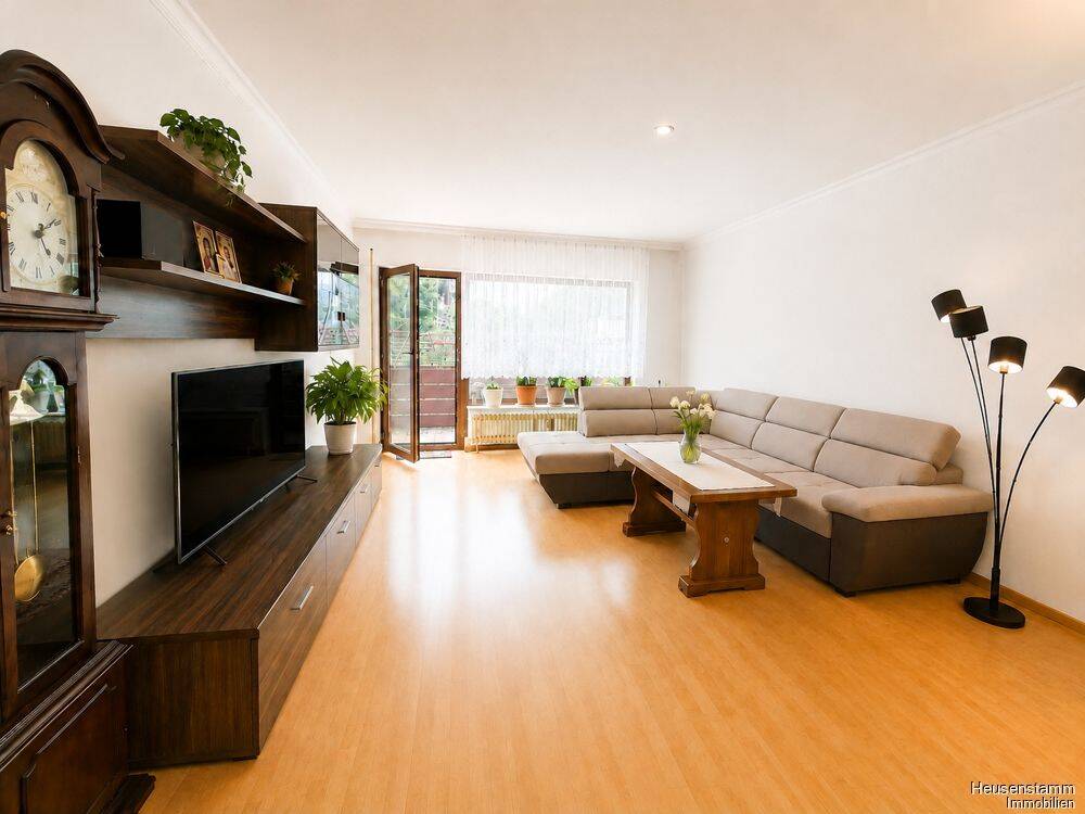 Erdgeschoss. 3 helle Zimmer. Balkon. Ruhige Lage., 63179 Obertshausen