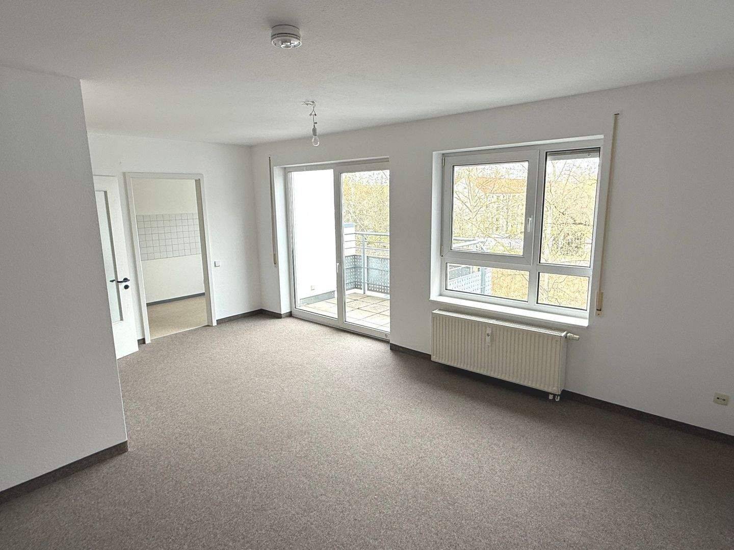 BARRIEREFREI – APARTMENT mit BALKON – SENIOR LIVING –, 9126 Chemnitz (Altchemnitz Bernsdorf Gablenz Lutherviertel Sonnenberg)